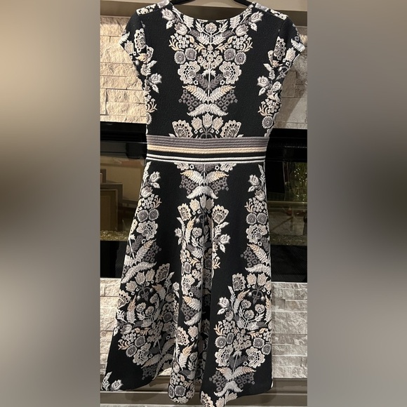 ETT TWA Anthropologie size 6 Soirée Embroidery Sleeveless Midi Dress - Picture 9 of 12